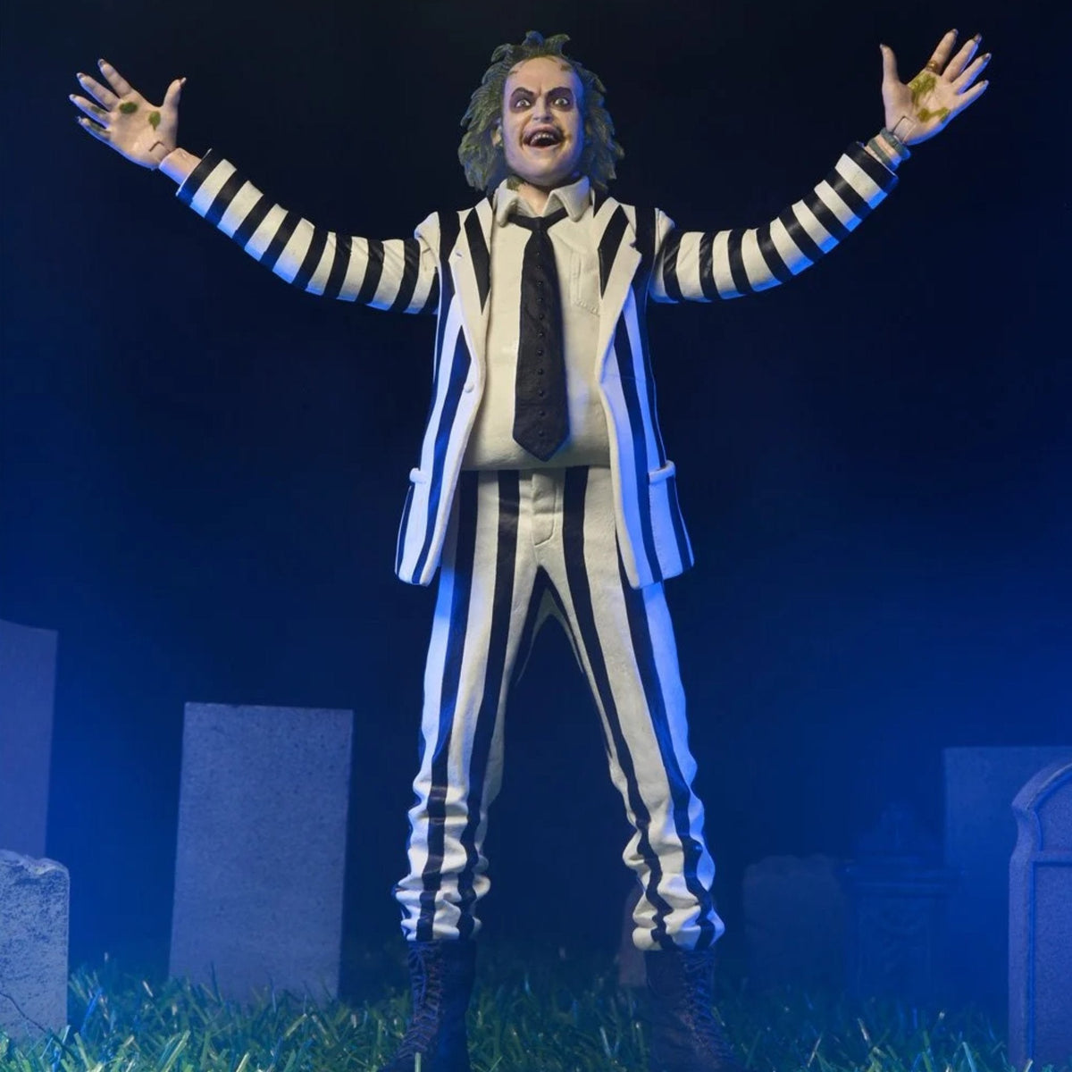 NECA Quarter Scale 1988 Striped Suit Beetlejuice (1:4 Scale)