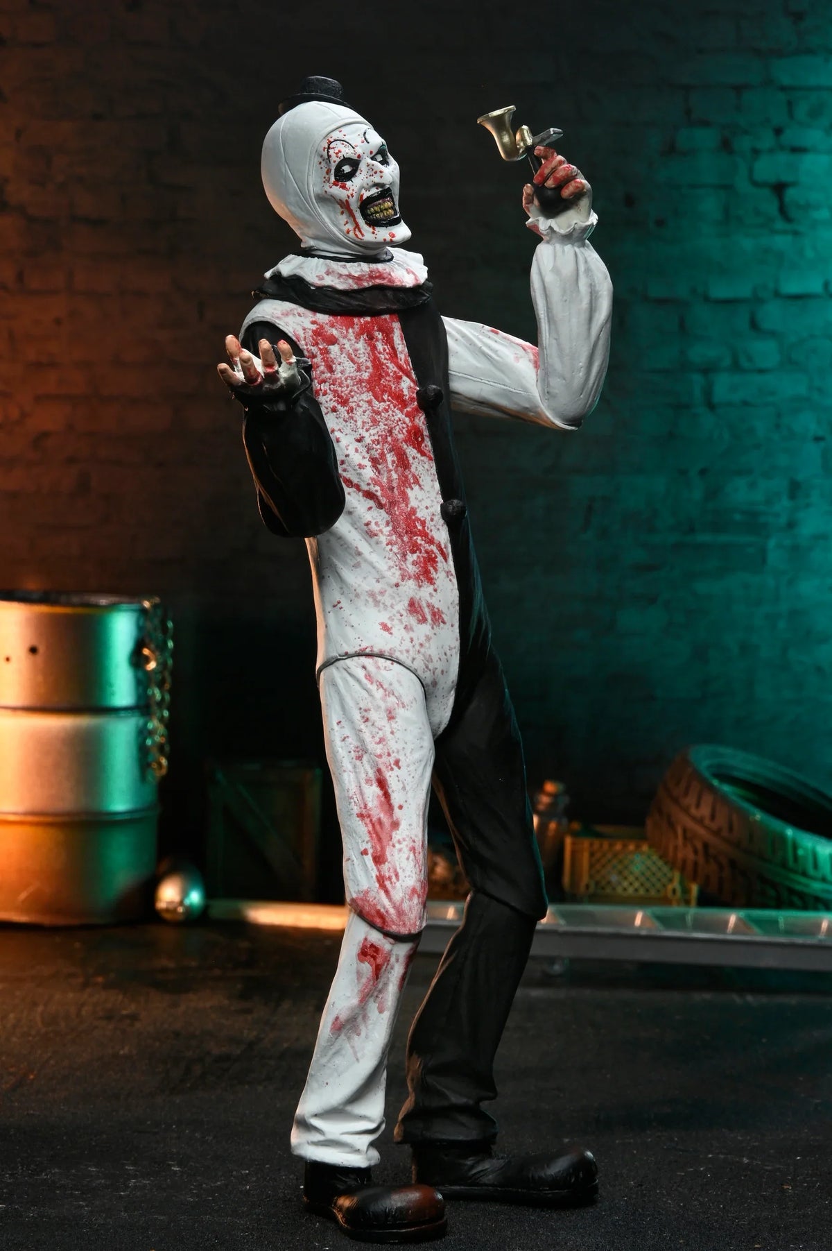 NECA Terrifier 2 Ultimate Art The Clown (Blood Splattered)