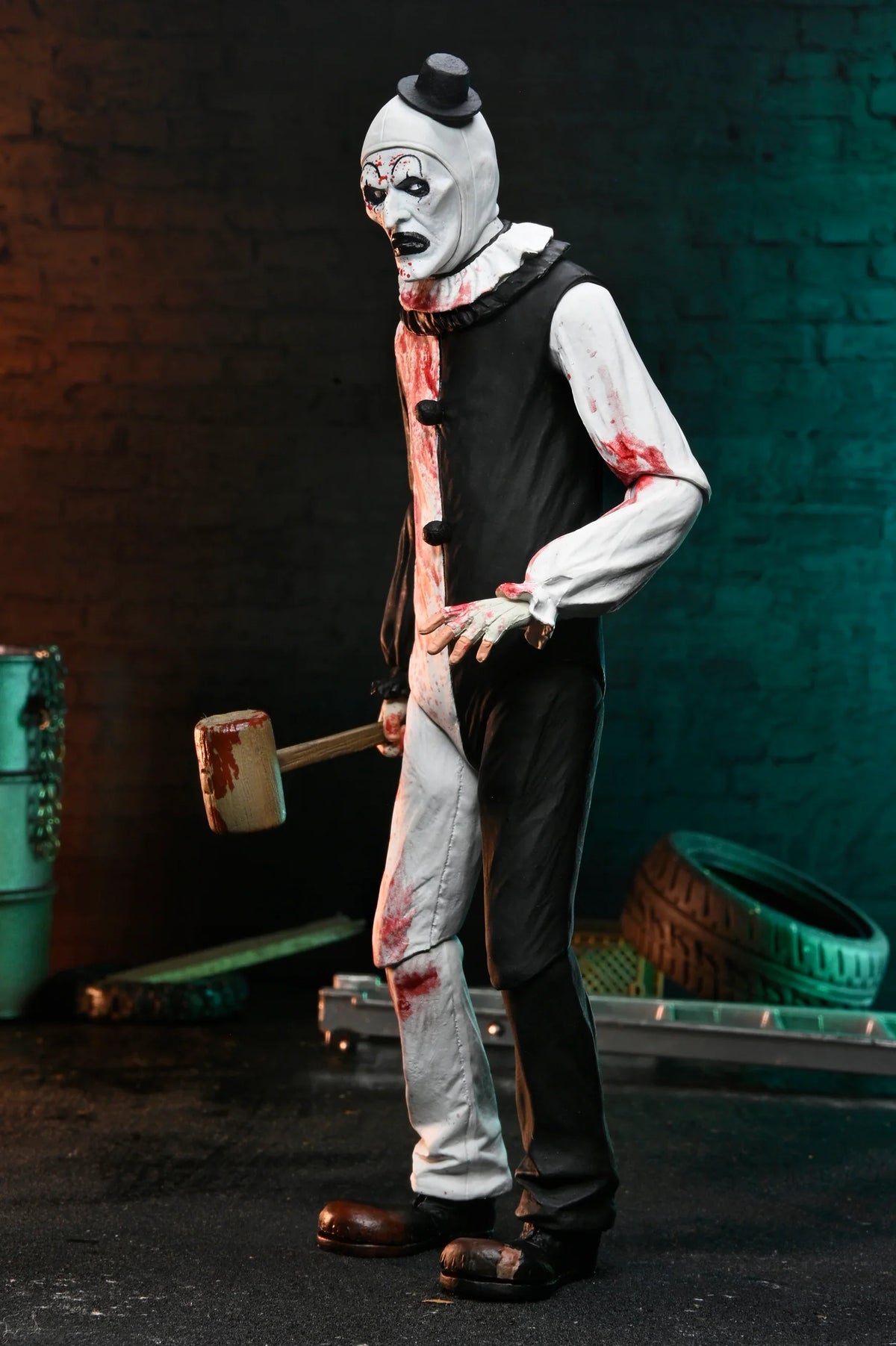 NECA Terrifier 2 Ultimate Art The Clown (Blood Splattered)