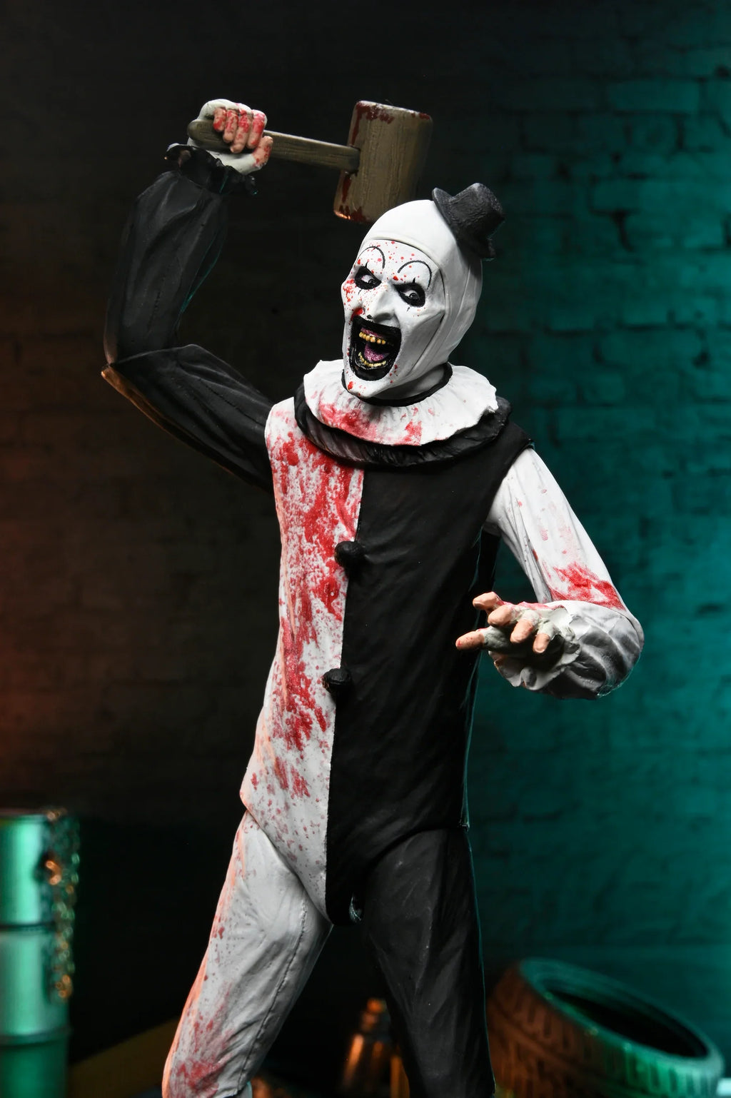 NECA Terrifier 2 Ultimate Art The Clown (Blood Splattered)