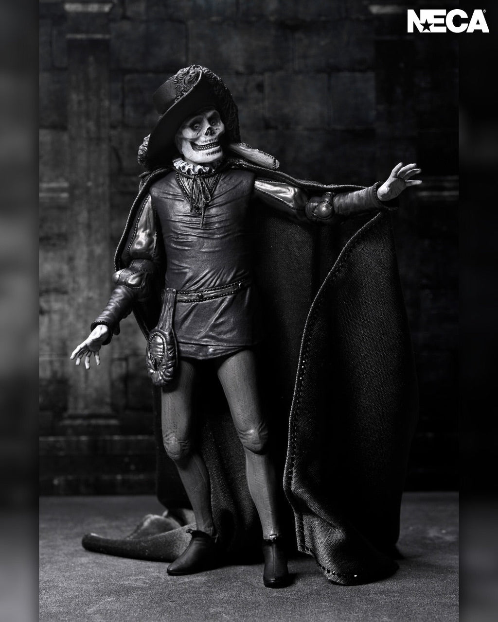 NECA Phantom Of The Opera (1925) Ultimate Phantom Of The Opera "Masque Of The Red Death" (Black & White)
