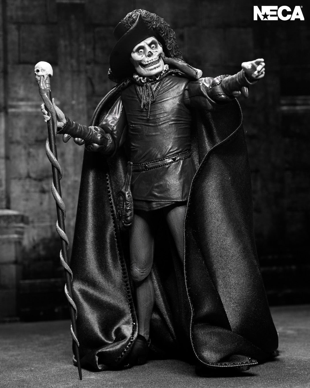 NECA Phantom Of The Opera (1925) Ultimate Phantom Of The Opera "Masque Of The Red Death" (Black & White)