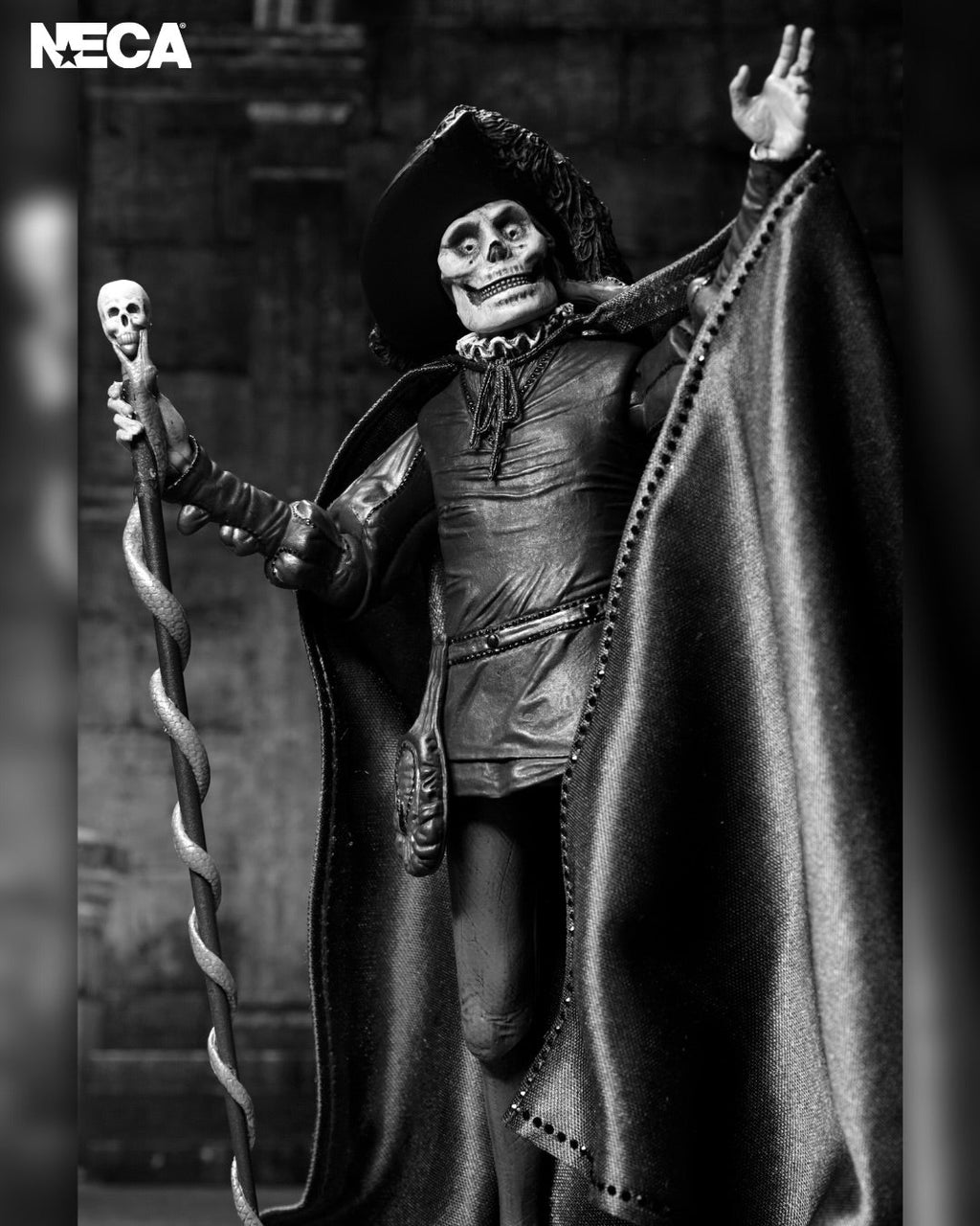 NECA Phantom Of The Opera (1925) Ultimate Phantom Of The Opera "Masque Of The Red Death" (Black & White)