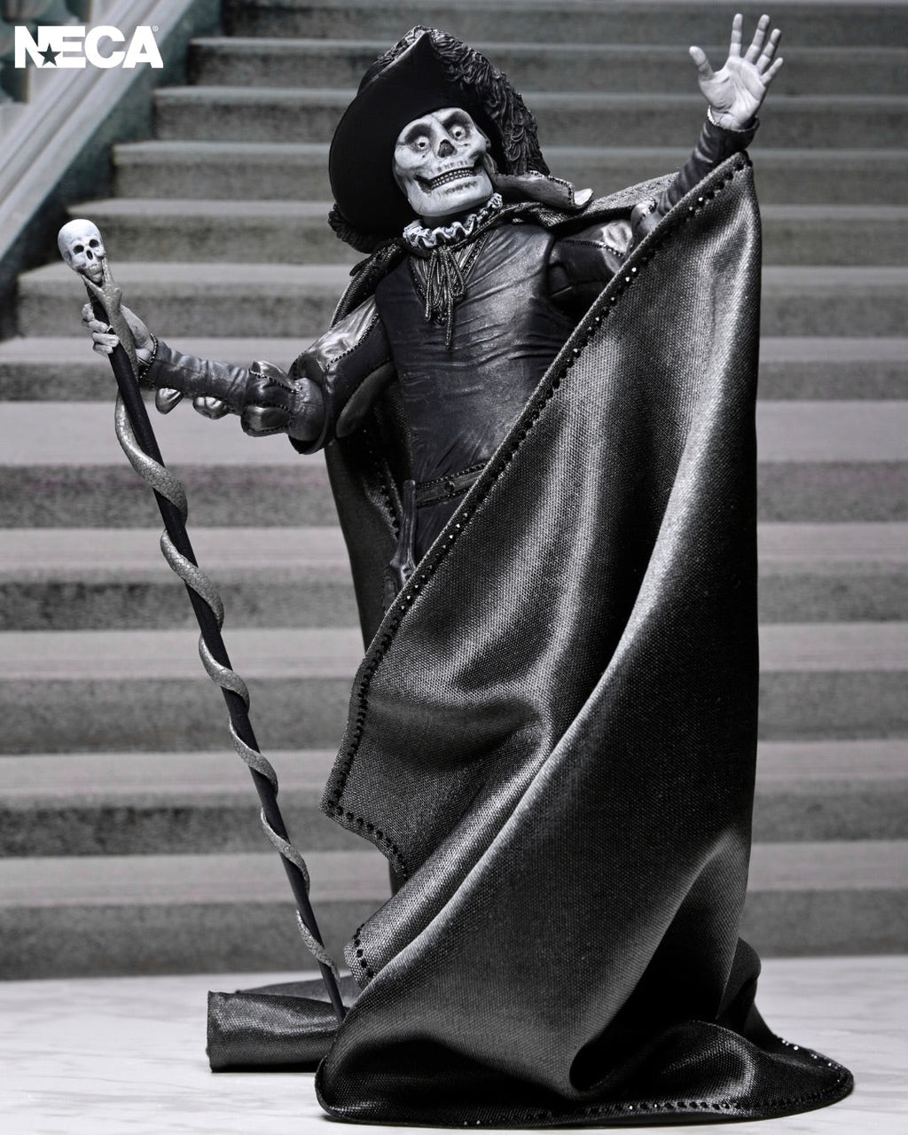 NECA Phantom Of The Opera (1925) Ultimate Phantom Of The Opera "Masque Of The Red Death" (Black & White)