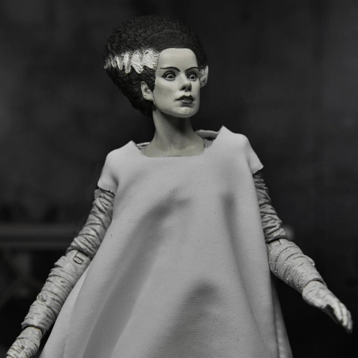 NECA Universal Monsters Ultimate Bride of Frankenstein (Black & White)