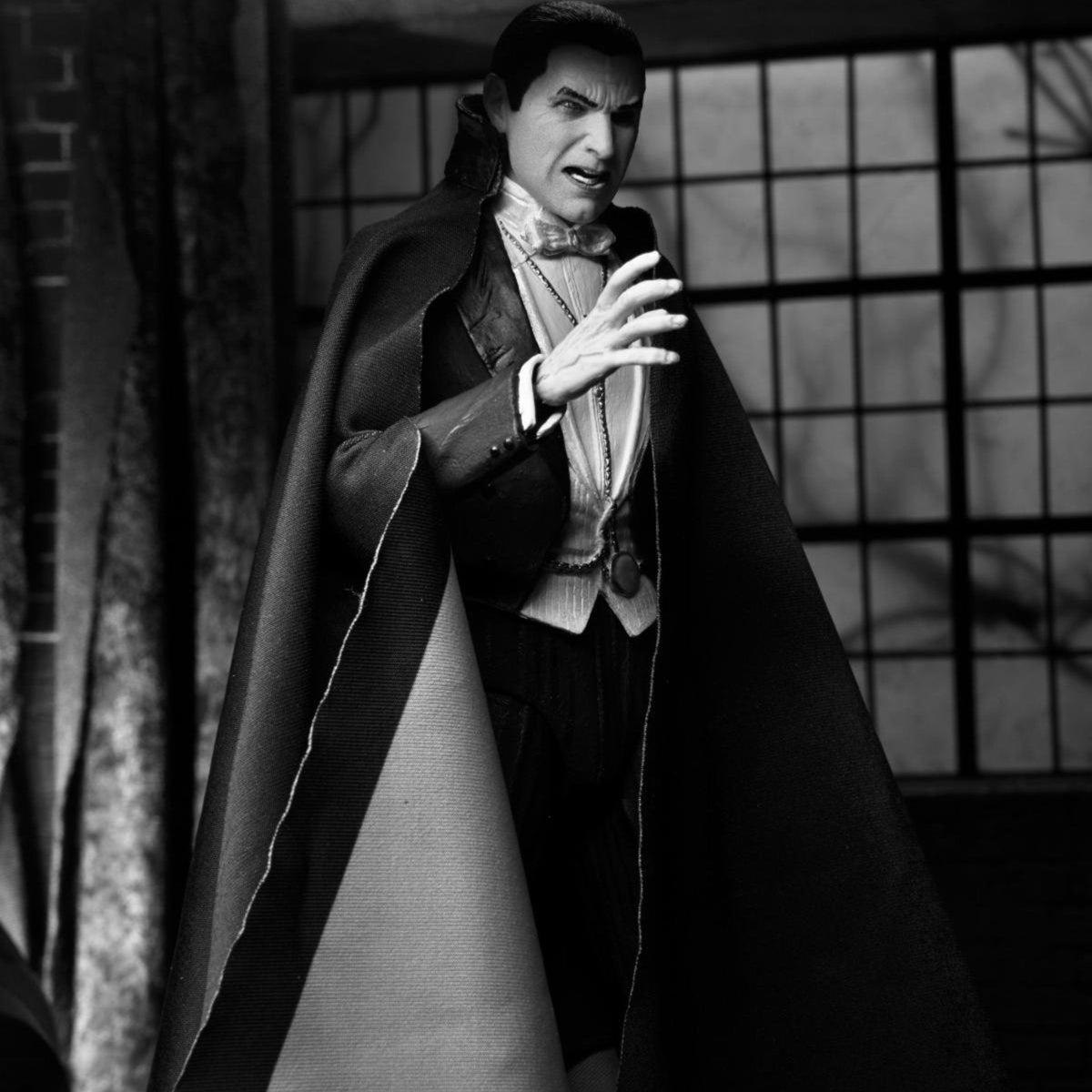 NECA Universal Monsters Ultimate Dracula (Carfax Abbey)