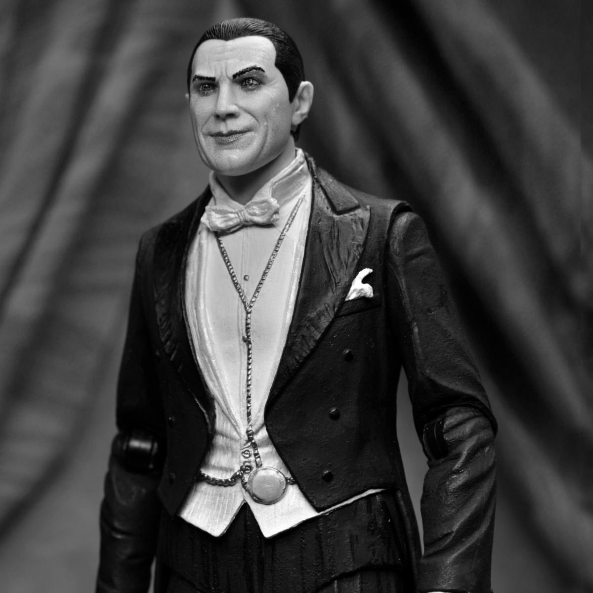 NECA Universal Monsters Ultimate Dracula (Carfax Abbey)