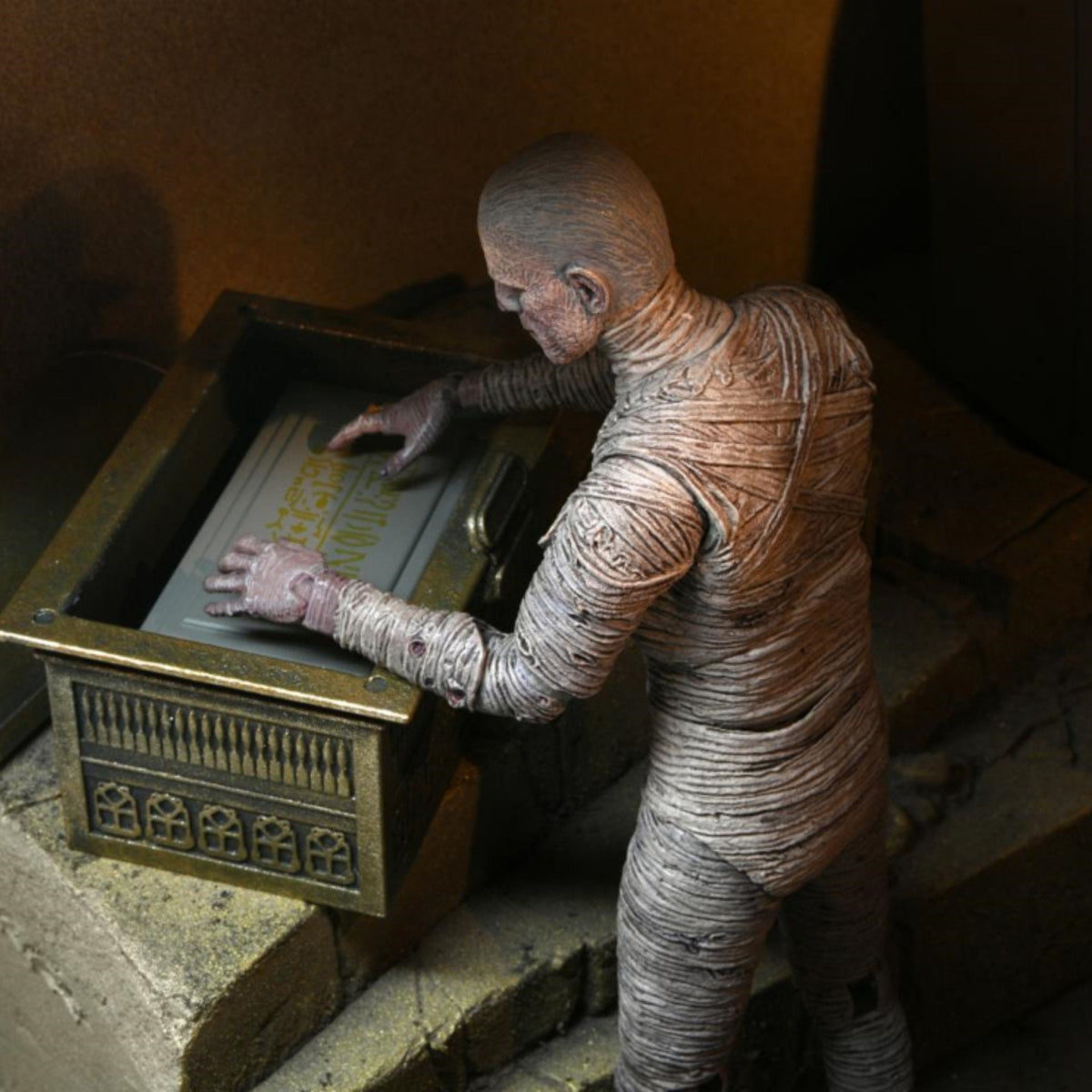 NECA Universal Monsters Accessory Pack: The Mummy