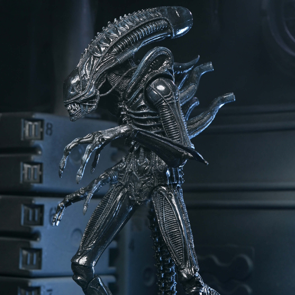 NECA Aliens 40th Anniversary Ultimate Warrior Xenomorph