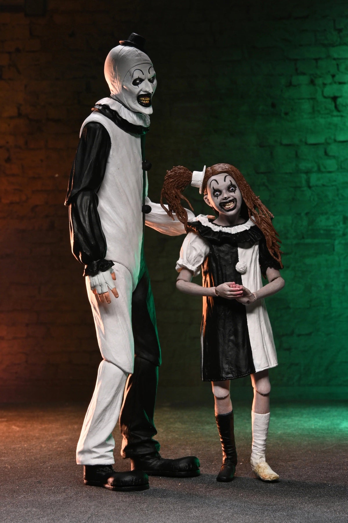 NECA Terrifier 2 Ultimate Art the Clown & The Little Pale Girl