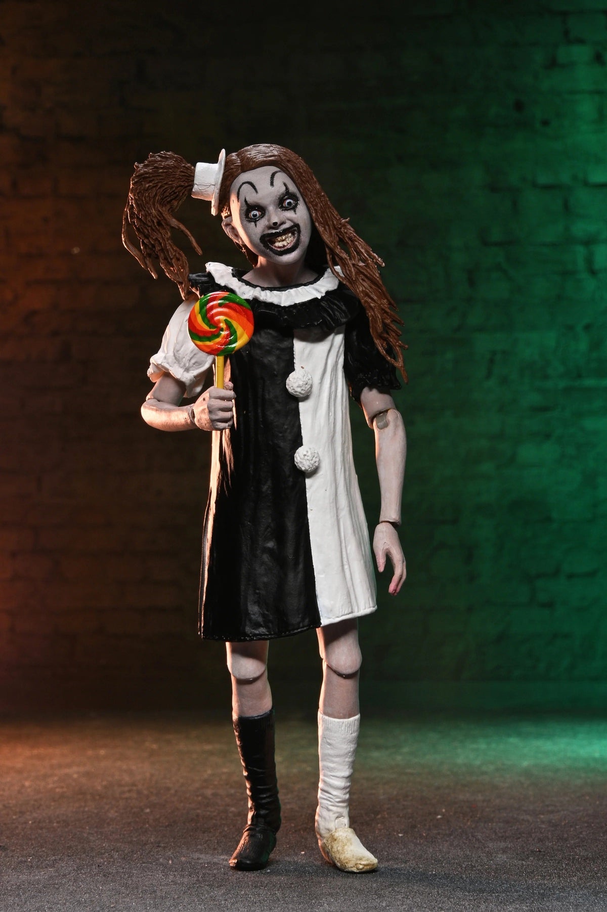 NECA Terrifier 2 Ultimate Art the Clown & The Little Pale Girl