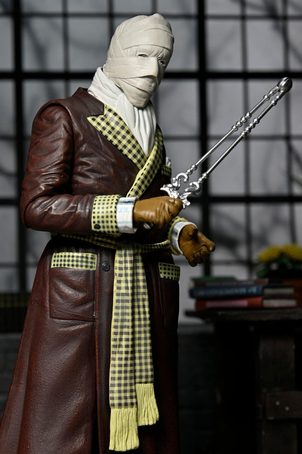 NECA Universal Monsters Ultimate Kemp House Invisible Man