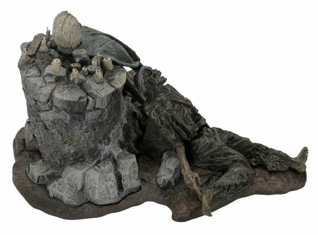 NECA Friday the 13th The Game Pamela Shrine Diorama