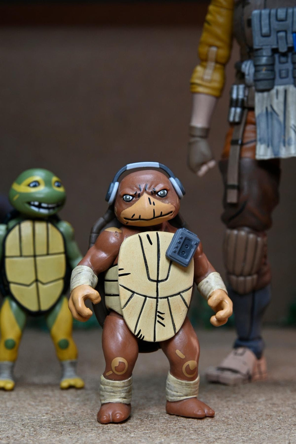 NECA Teenage Mutant Ninja Turtles Grammy April with Baby Yi & Moja (The Last Ronin- The Lost Years)
