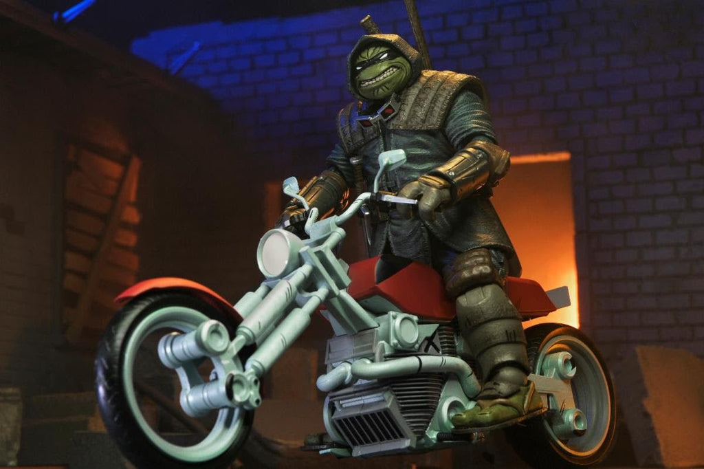 NECA Teenage Mutant Ninja Turtles Casey Marie with Motorcycle (The Last Ronin)