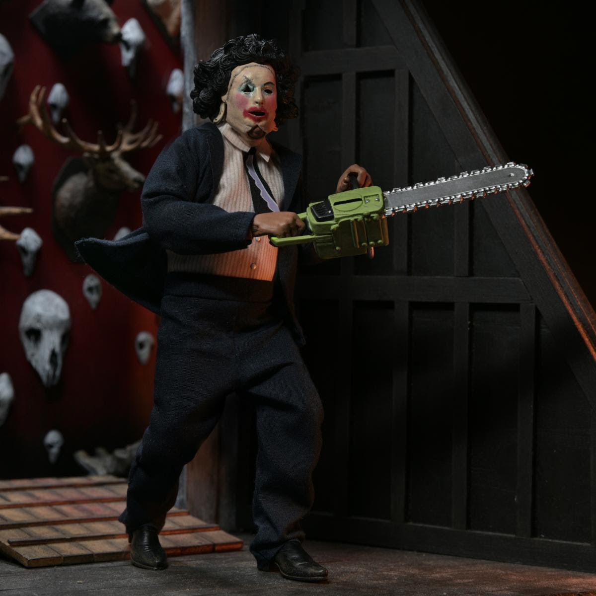 NECA Texas Chainsaw Massacre Leatherface with Pretty Woman Mask (8" Clothed Scale)