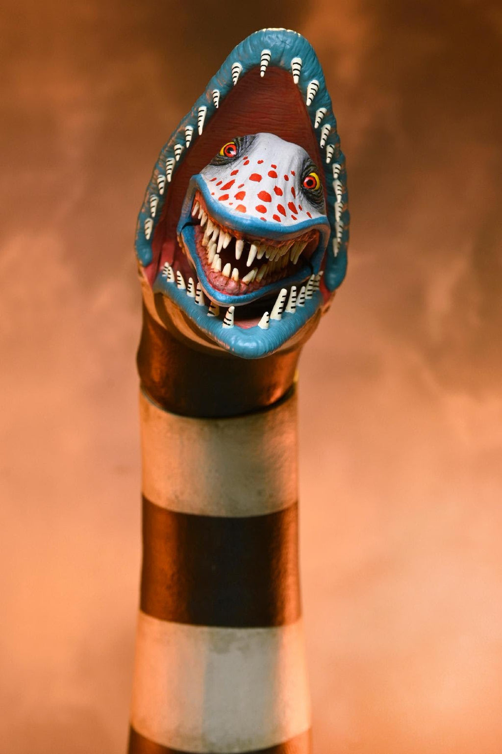 NECA Beetlejuice Beetlejuice Ultimate "Matador" Beetlejuice & Sandworm 2-Pack